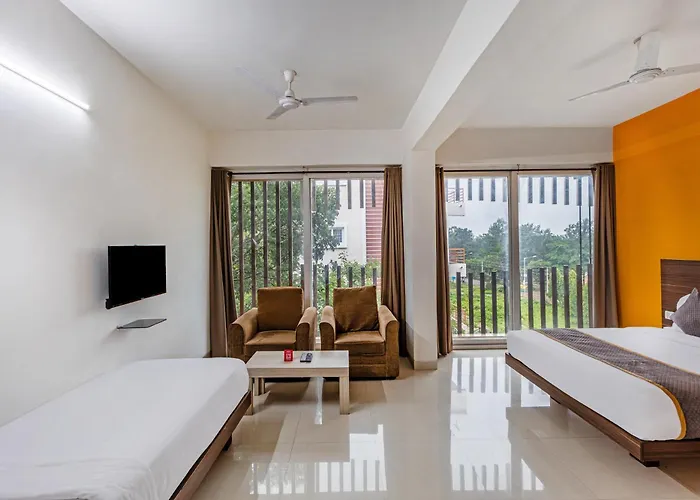 Hotel Acacia Yelahanka