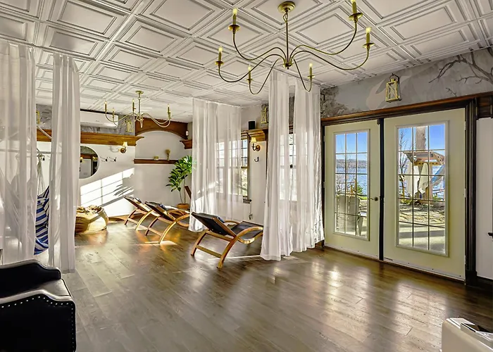 Estello Suites & Spa
