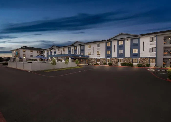 Clarion Pointe