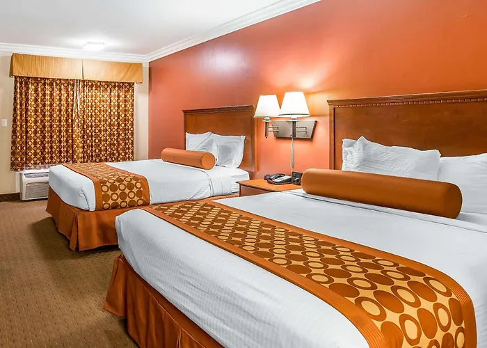 Rodeway Inn & Suites Canyon Lake-Menifee West