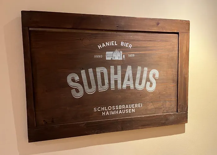Brauerei Gasthaus Lohhof Im Muenchner Norden, Direkt An Der S1, Naehe Vom Flughafen, Zentrum, A92, Allianz Arena, Ruderregatta Und Schiessanlage G- Hochbrueck Entfernt, Internationale Kueche