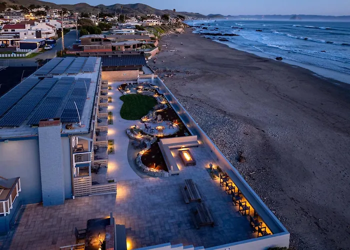 Shoreline Inn...On The Beach