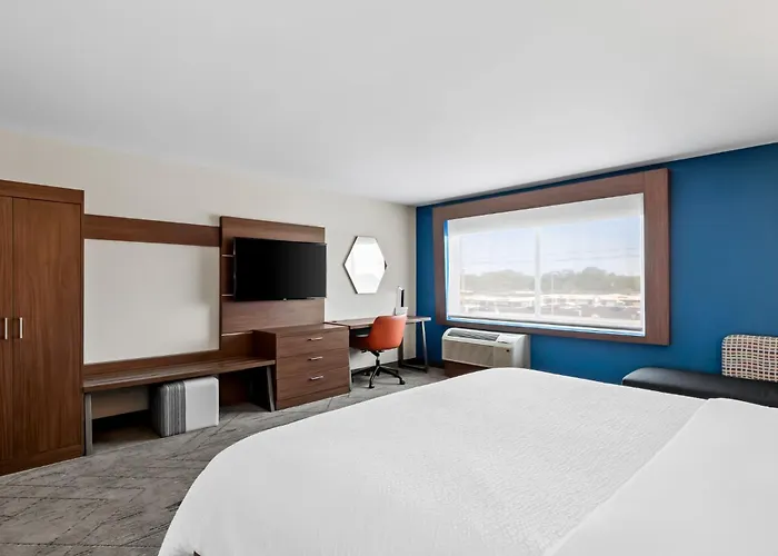 Holiday Inn Express & Suites - Detroit Northwest - Livonia By Ihg