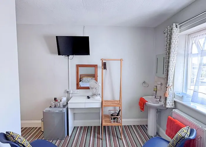 Hudsons Guest House - Adults Only