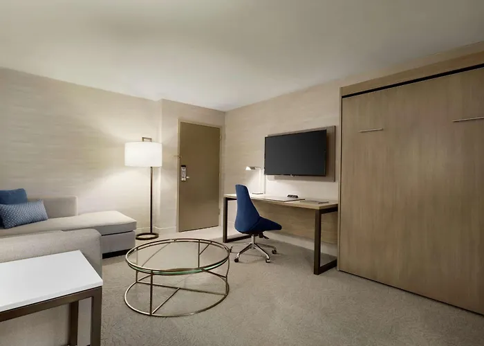 Doubletree Suites By Hilton Hotel Boston - Cambridge