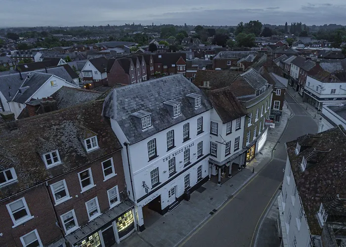 The White Horse Hotel, Romsey, Hampshire - The Coaching Inn Group
