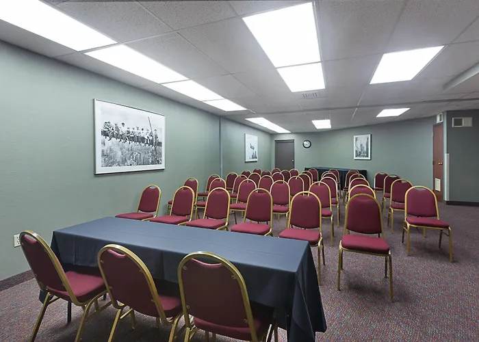 Quality Suites Lansing West