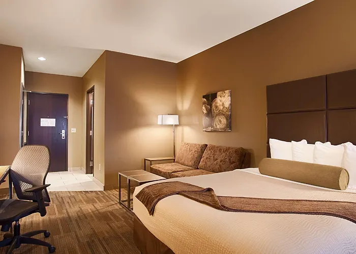 Best Western Plus Night Watchman Inn & Suites