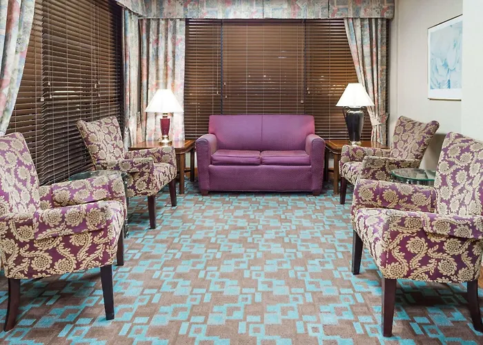 Baymont By Wyndham Clarksville Northeast