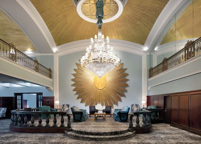 Amway Grand Plaza Hotel, Curio Collection By Hilton