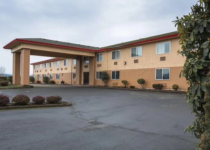 Bridgeway Inn & Suites