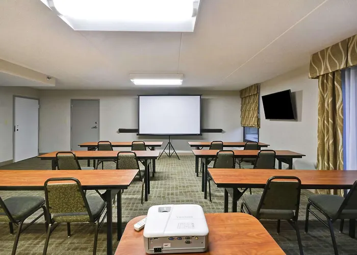 Hampton Inn Detroit Madison Heights South Troy