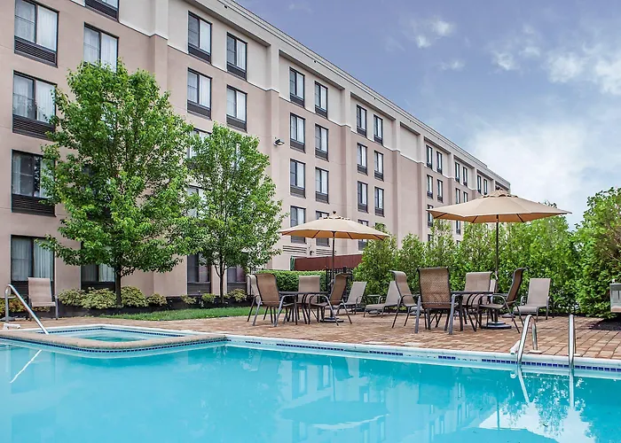 Comfort Inn&Suites Somerset - New Brunswick