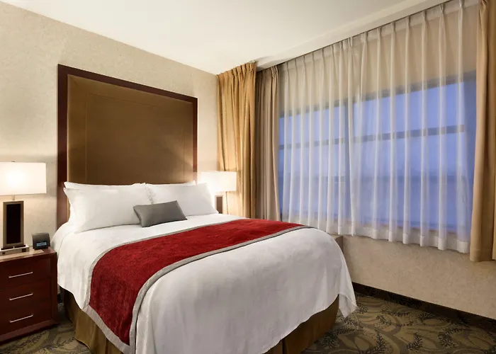 Poco Inn And Suites Hotel And Conference Center