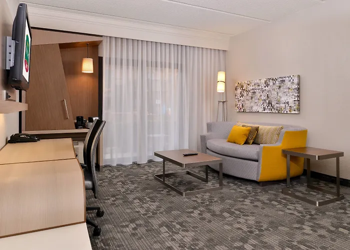 Courtyard By Marriott Dallas Northwest