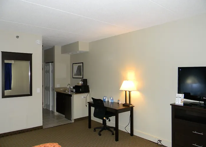 Comfort Inn & Suites Mundelein-Vernon Hills