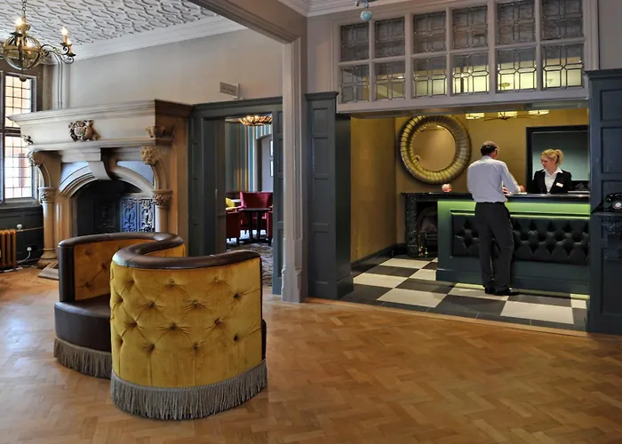 The Crown Manor House Hotel