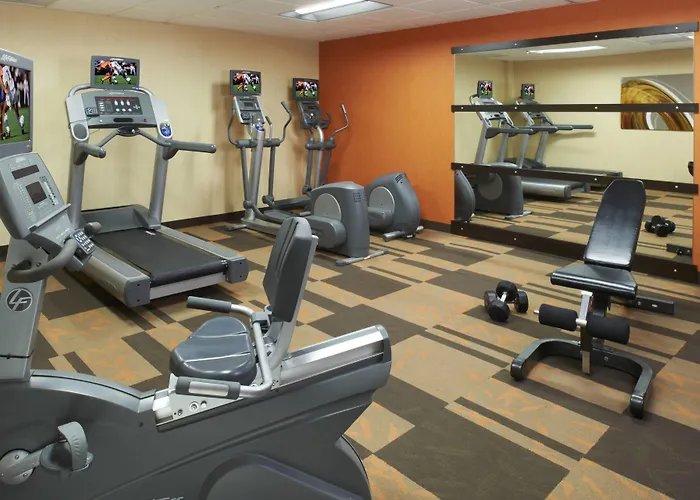Courtyard By Marriott Detroit Warren