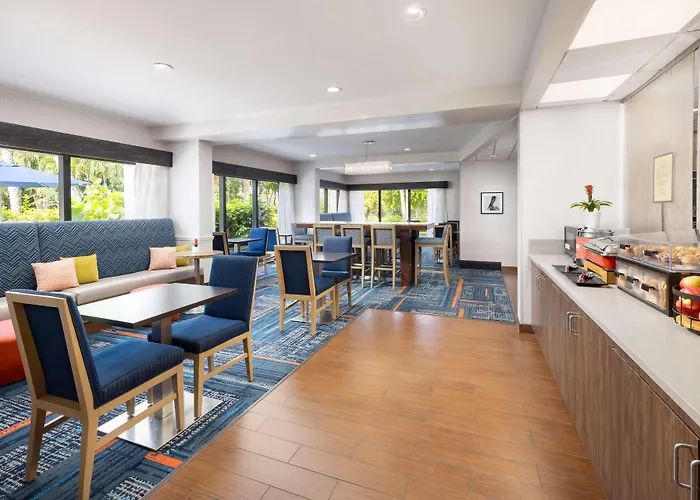 Hampton Inn Naples-Central