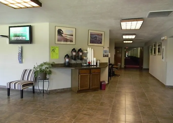 Boarders Inn & Suites By Cobblestone Hotels - Munising