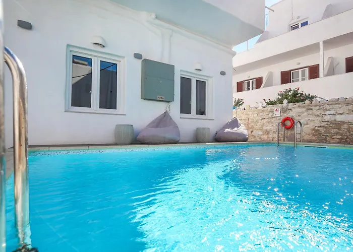 Madaky Hotel