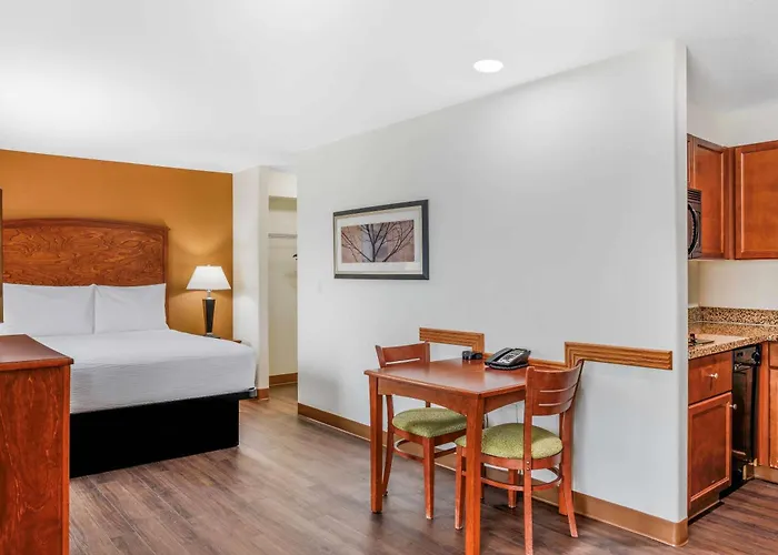 Days Inn & Suites By Wyndham Sherwood Park Edmonton