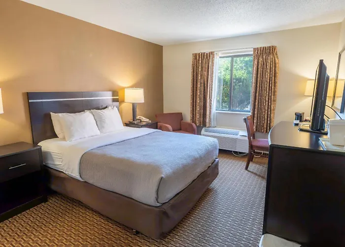 Quality Inn & Suites Sun Prairie Madison East
