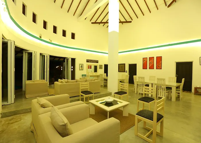 Kay Jay Beach House - Pasikudha
