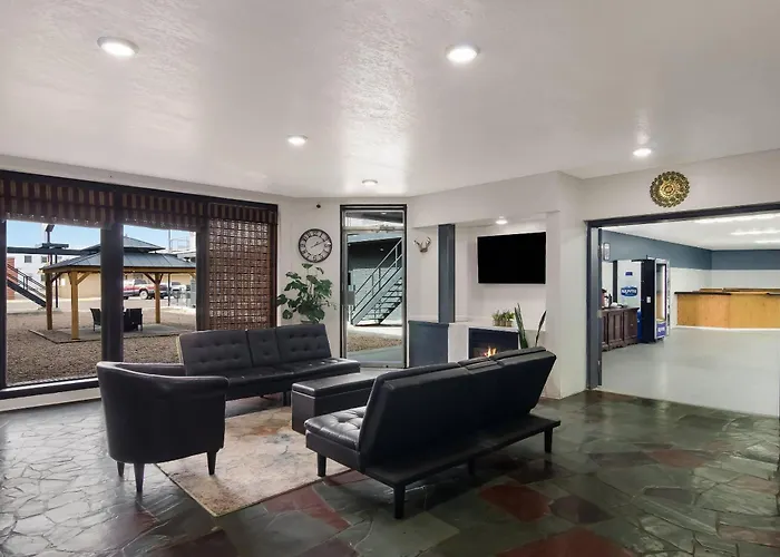 Rodeway Inn & Suites Sidney Historic Downtown I-80