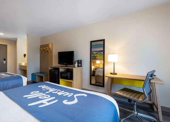 Days Inn By Wyndham Lathrop