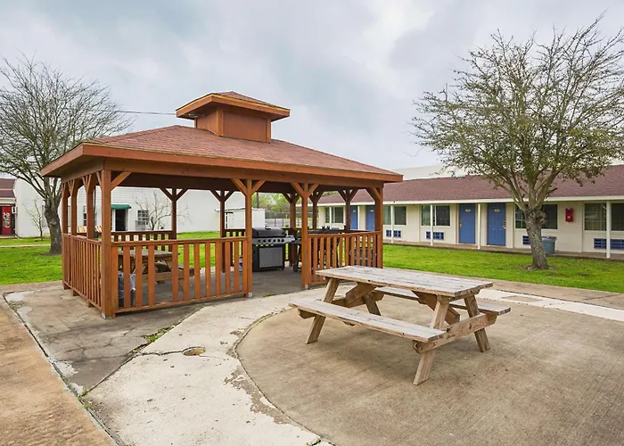 Motel 6-Madisonville, Tx