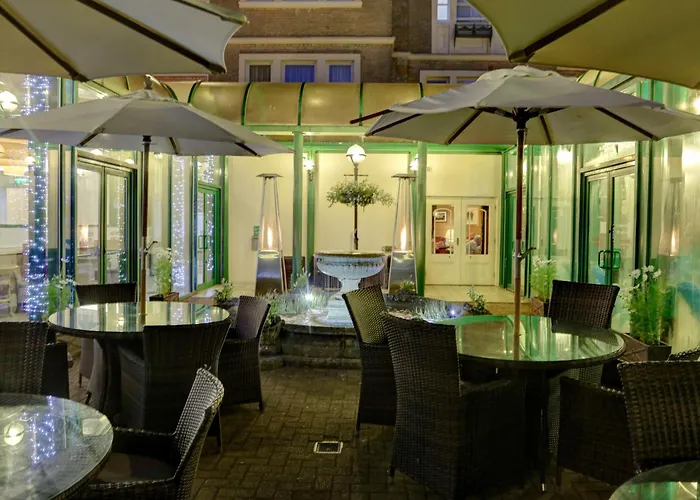 Norfolk Royale Hotel