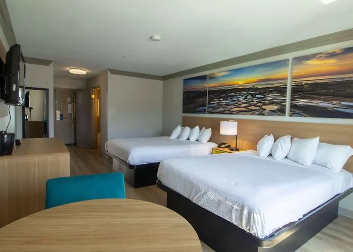 Days Inn By Wyndham Carlsbad