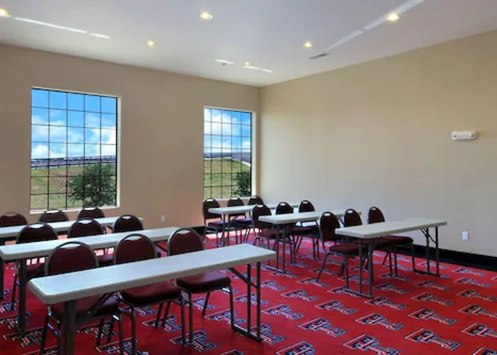 Days Inn By Wyndham Lubbock South