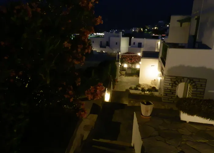 Adonis Hotel Studios & Apartments