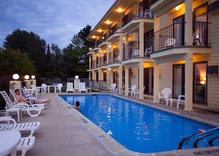 Pointes North Beachfront Hotel - 2 Person Spa Tub Studios
