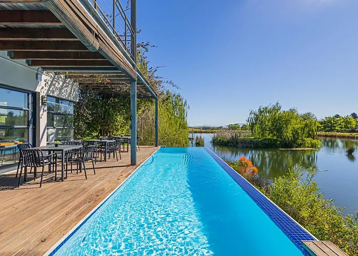 Ladybird Boutique Hotel At Kanonkop Operated By Touch Down Africa