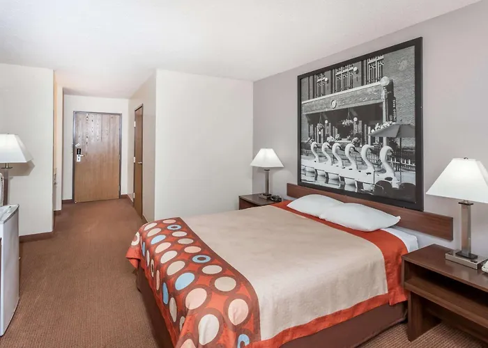 Super 8 By Wyndham Pekin/Peoria Area