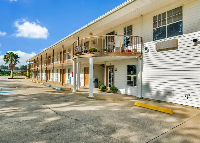 Glennville Inn