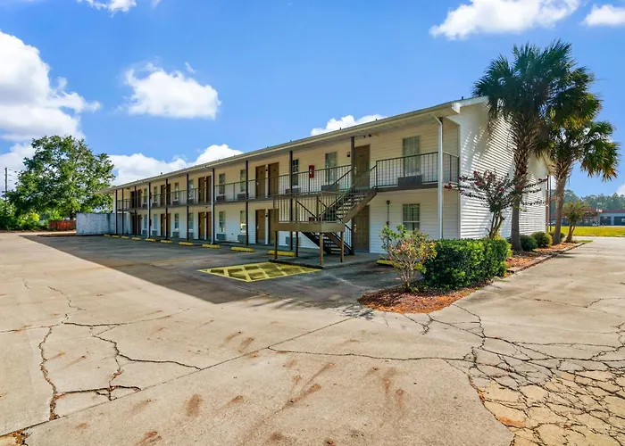 Glennville Inn