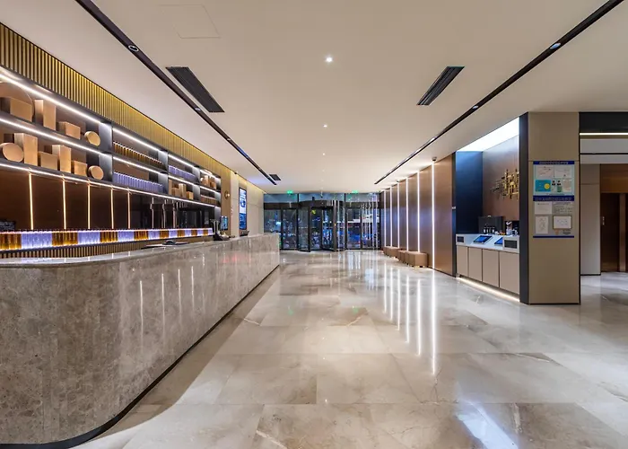 Shanghai Wujiaochang Dabaishu Orange Crystal Hotel
