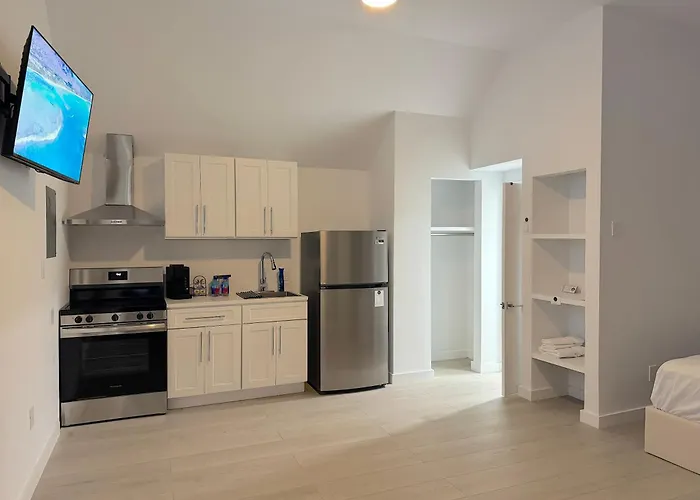 Wainscott Woods Retreat