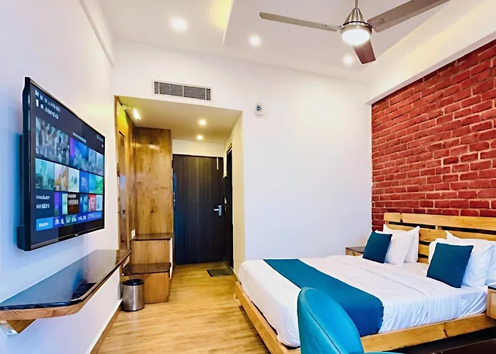 Pinerock Resort ! Luxury! Mountain View! Open Terrace ! Cafeteria