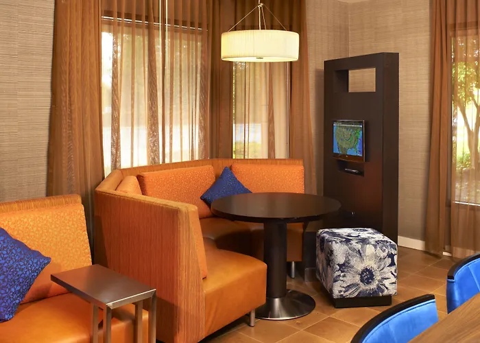 Courtyard By Marriott Cleveland Westlake
