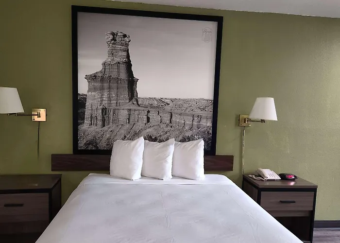 Super 8 By Wyndham Austin North/University Area