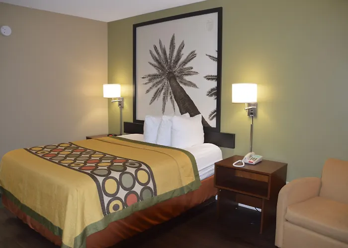 Super 8 By Wyndham Monticello