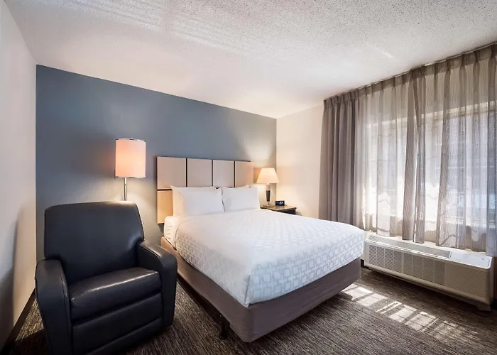 Sonesta Simply Suites Cleveland North Olmsted Airport
