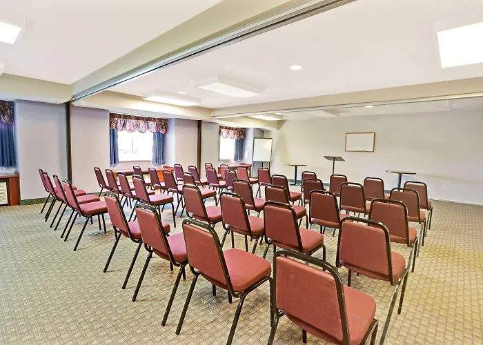 Microtel Inn & Suites By Wyndham Detroit Roseville