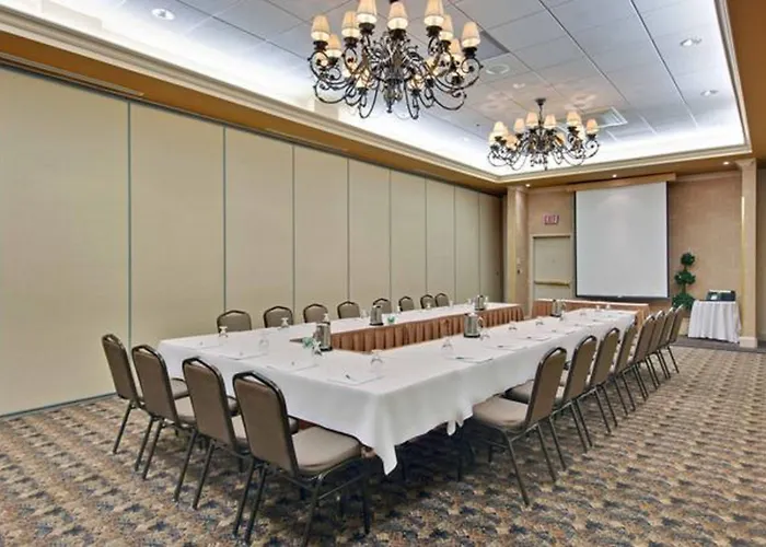 Holiday Inn & Suites Ottawa Kanata By Ihg