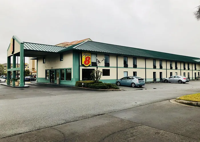 Super 8 By Wyndham Valdosta Ga I-75
